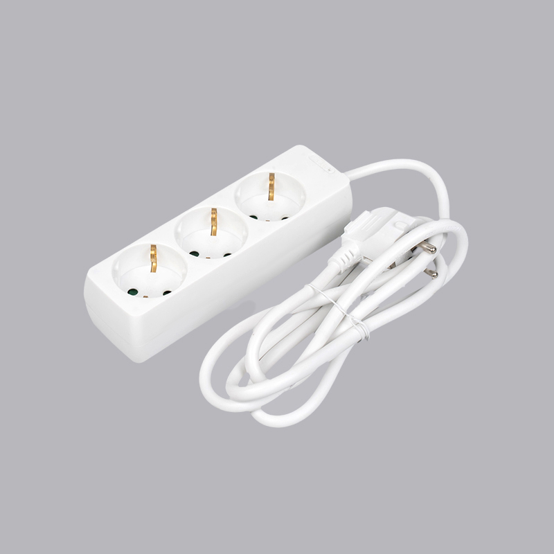 LOB-03 Saksan tyyppinen suorakaiteen muotoinen 3-suuntainen jatkojohto Multi-Socket