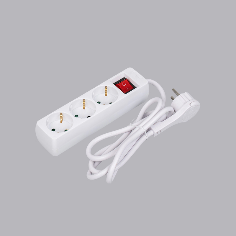 LOB-03KL Saksalainen suorakaiteen muotoinen 3-suuntainen jatkojohto vetorenkaalla ja kytkimellä Multi-Socket